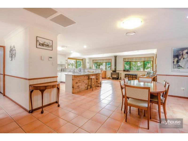 12 Lillian Court, Highfields QLD 4352