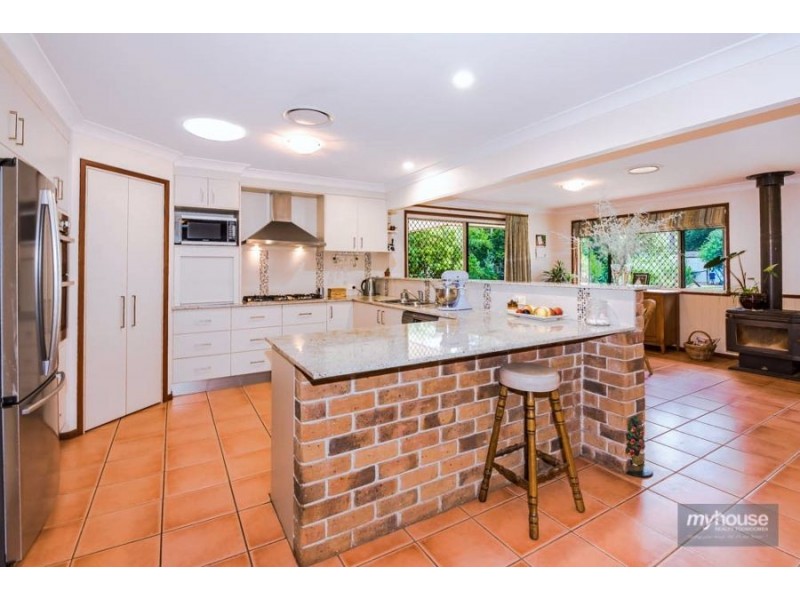 12 Lillian Court, Highfields QLD 4352