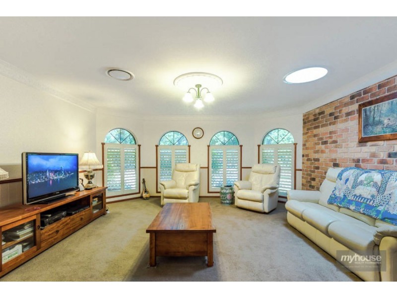 12 Lillian Court, Highfields QLD 4352