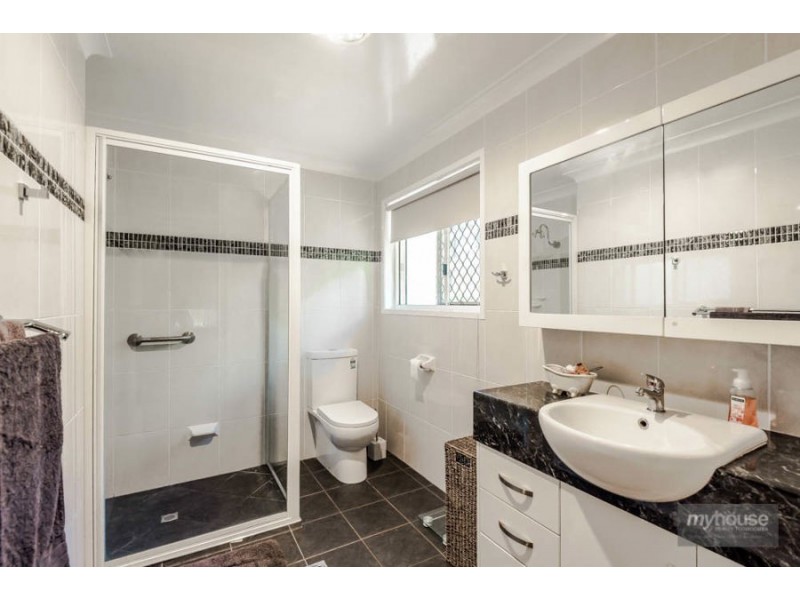 12 Lillian Court, Highfields QLD 4352