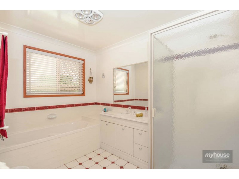 12 Lillian Court, Highfields QLD 4352