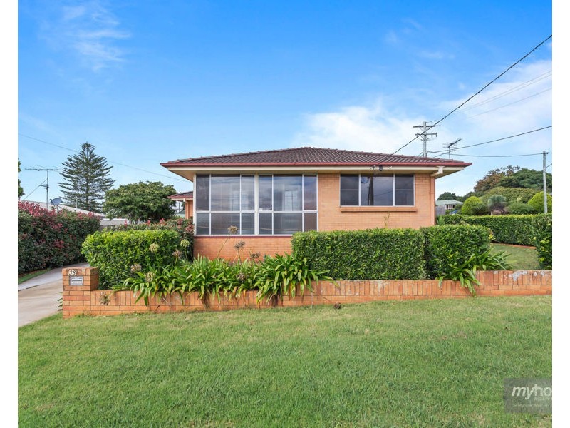 38 McNamara, Centenary Heights QLD 4350