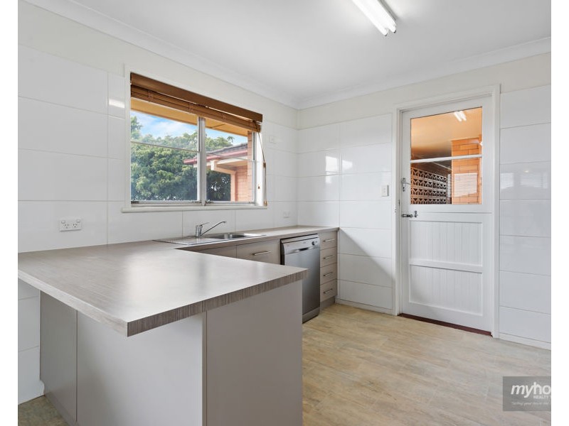 38 McNamara, Centenary Heights QLD 4350