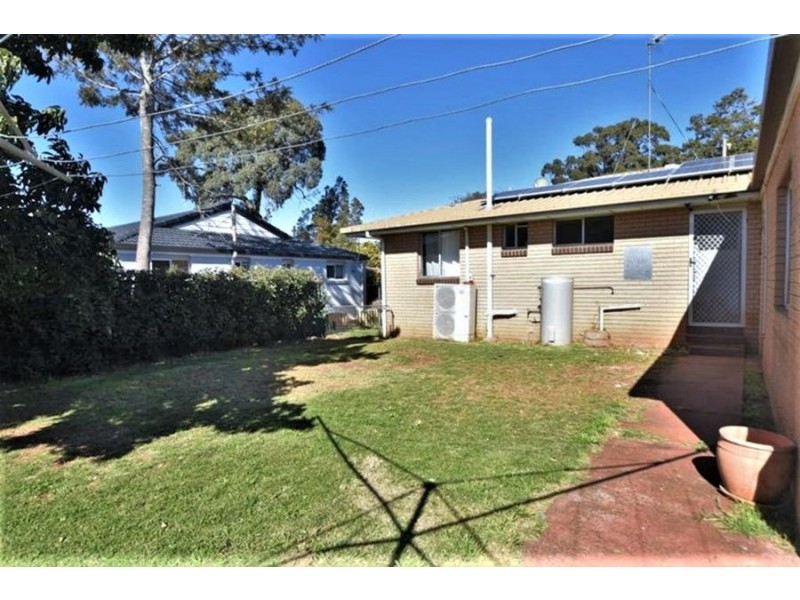 11 Regent Street, Darling Heights QLD 4350