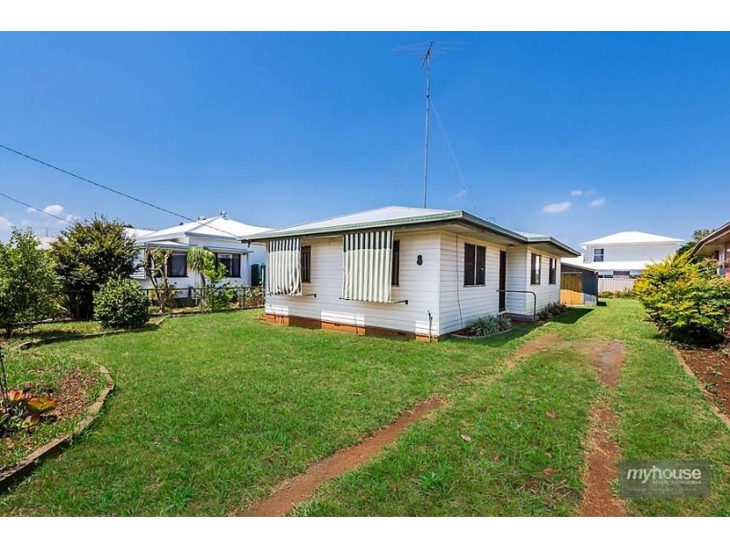 8 Ranfurley Street, Newtown QLD 4350