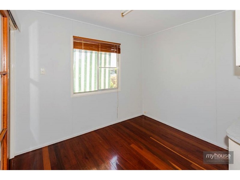 8 Ranfurley Street, Newtown QLD 4350