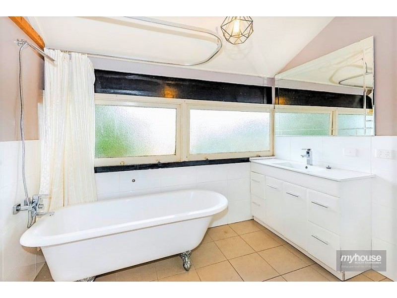 22 Prosser Street, Rockville QLD 4350