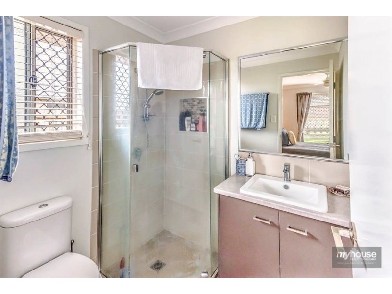 20 Esmeralda Street, Cambooya QLD 4358