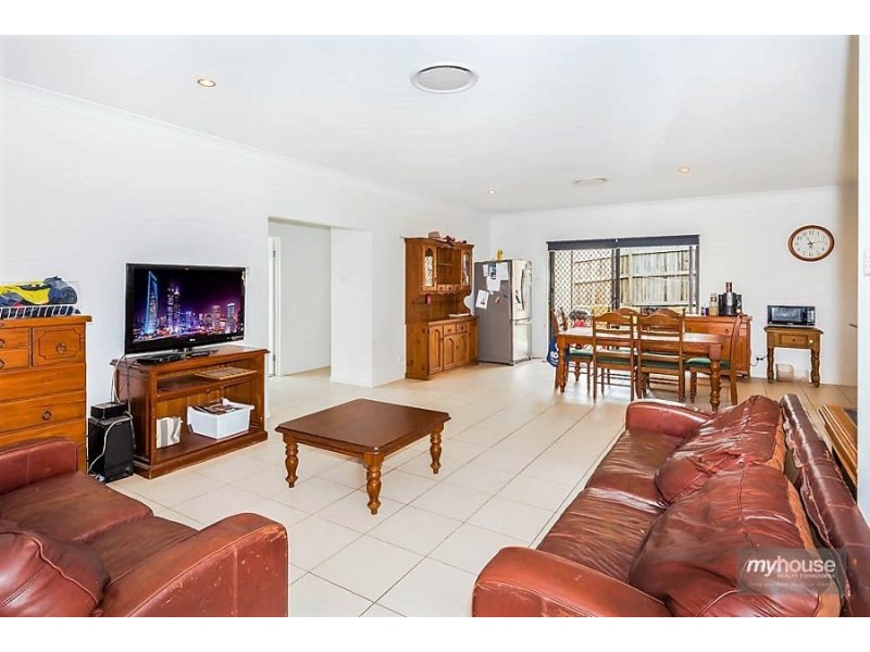 3 Madeleine Court, Glenvale QLD 4350