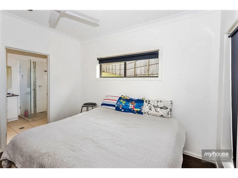 3 Madeleine Court, Glenvale QLD 4350