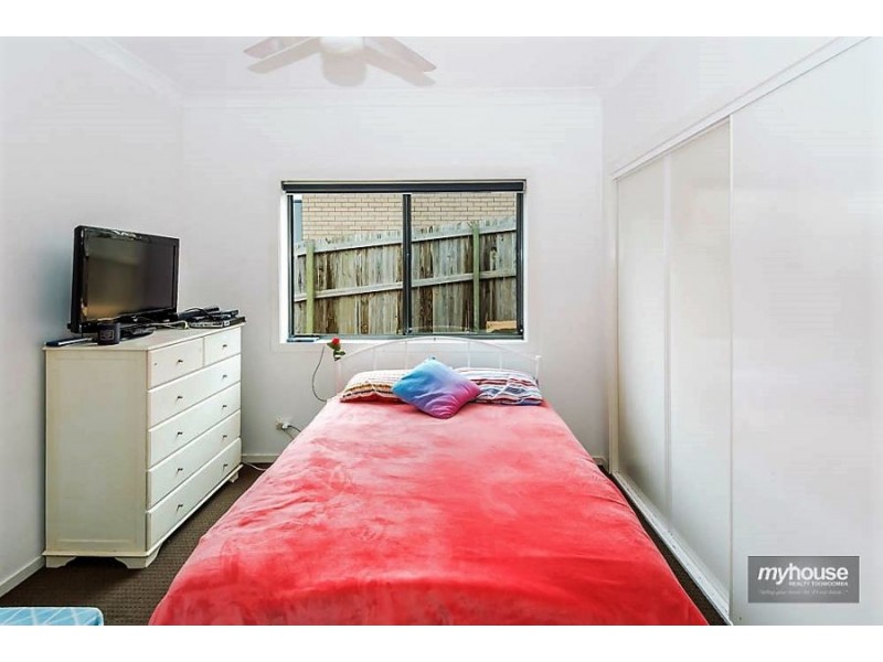 3 Madeleine Court, Glenvale QLD 4350