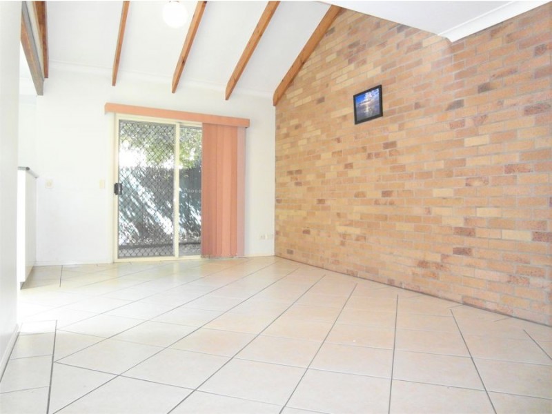 1/248 James Street, Harristown QLD 4350