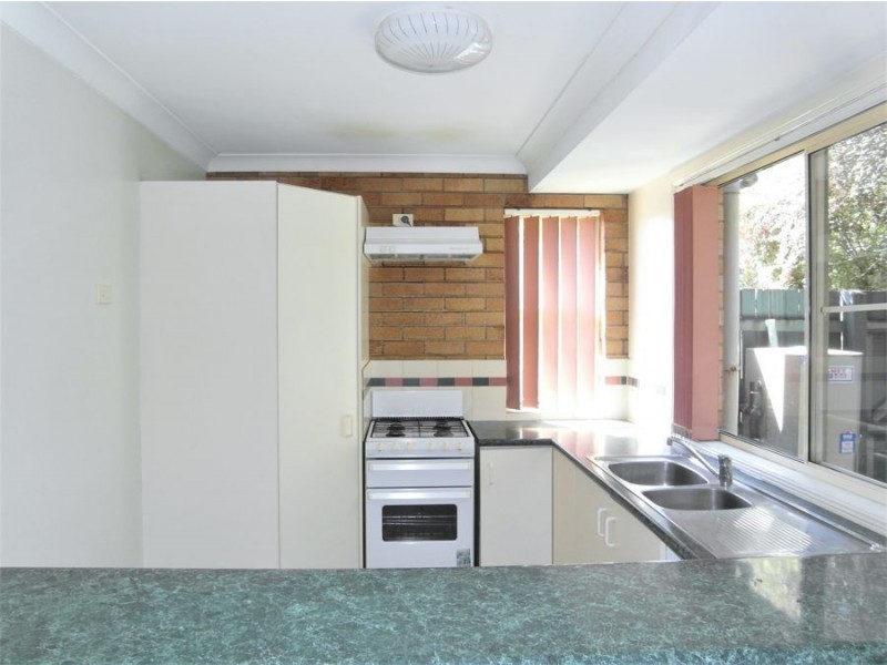 1/248 James Street, Harristown QLD 4350