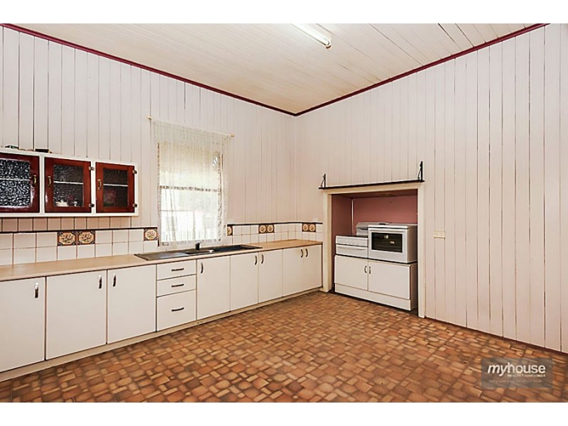 12 Charlotte Street, Newtown QLD 4350