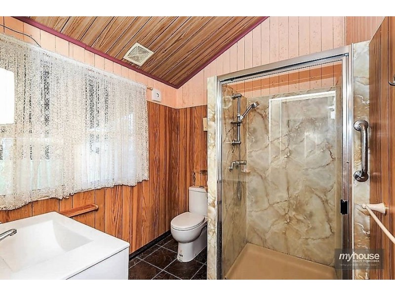 12 Charlotte Street, Newtown QLD 4350