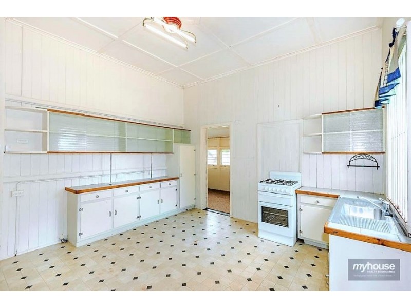 22 Prosser Street, Rockville QLD 4350