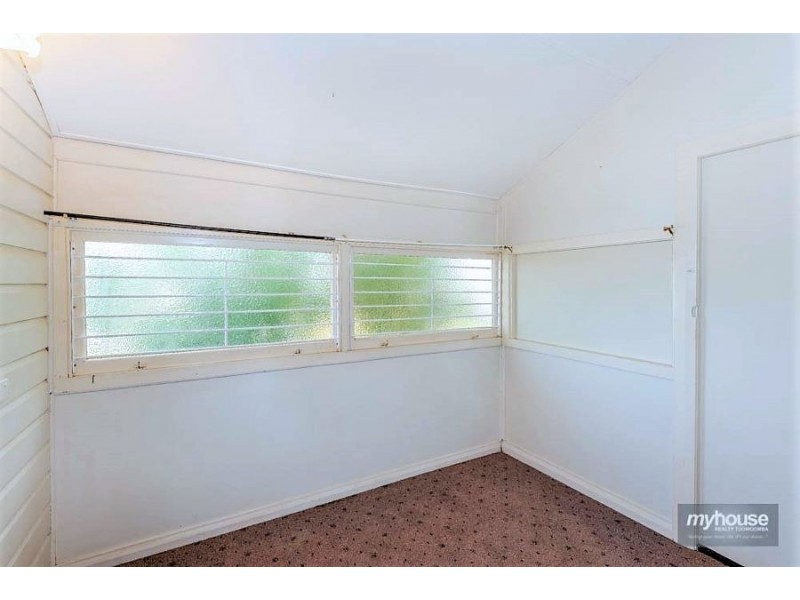 22 Prosser Street, Rockville QLD 4350