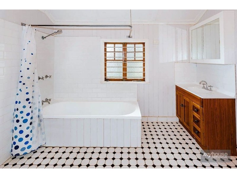 22 Prosser Street, Rockville QLD 4350