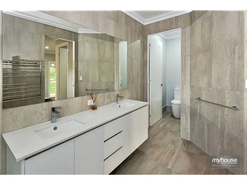 4 Grayne Court, Highfields QLD 4352