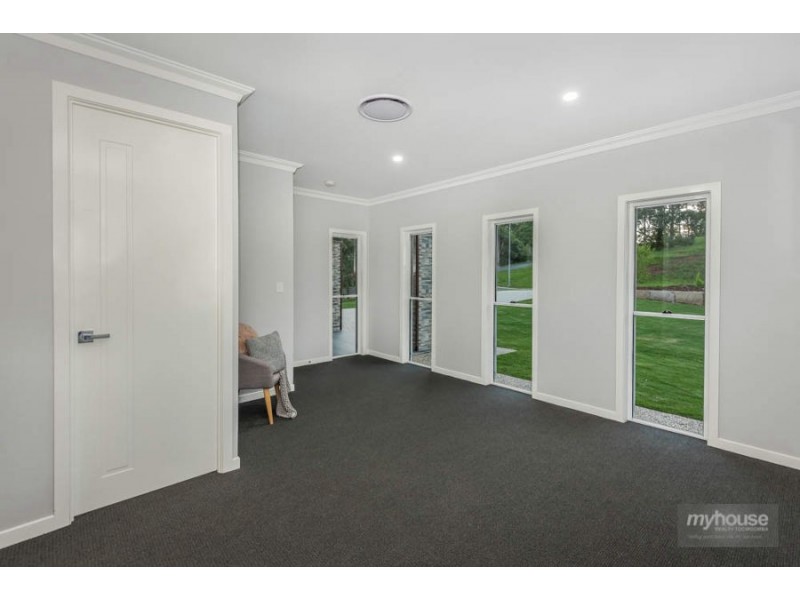 4 Grayne Court, Highfields QLD 4352