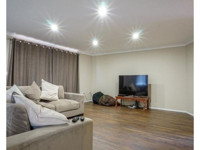 16 Hazel Street, Centenary Heights QLD 4350