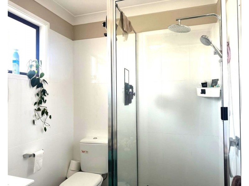 16 Hazel Street, Centenary Heights QLD 4350