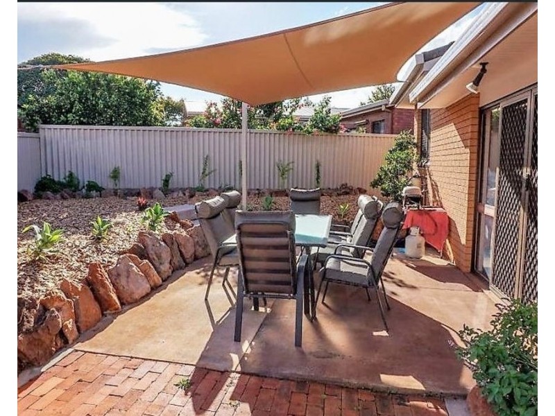 16 Hazel Street, Centenary Heights QLD 4350