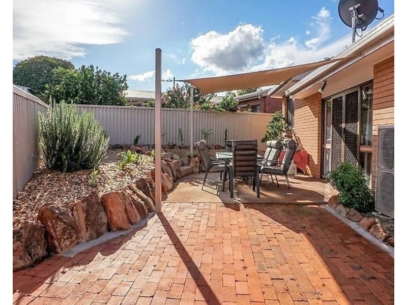 16 Hazel Street, Centenary Heights QLD 4350
