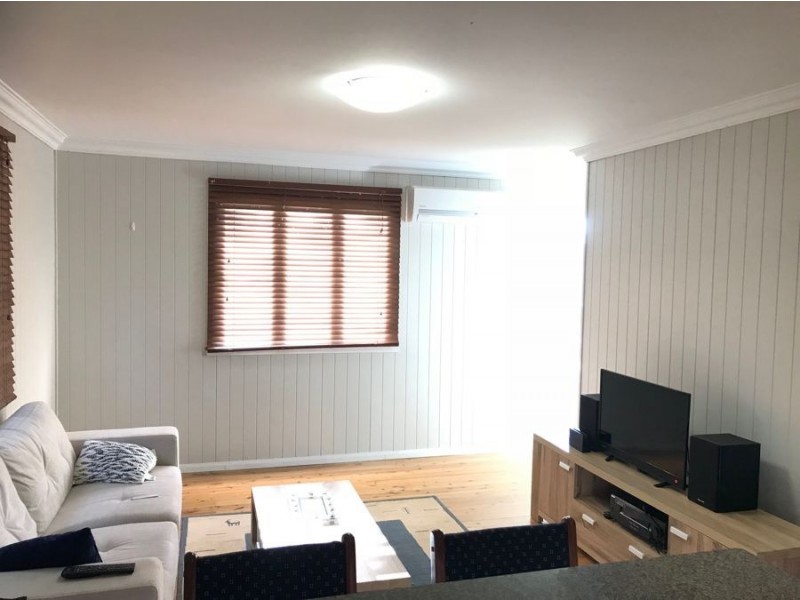 18 Gladstone Street, Newtown QLD 4350