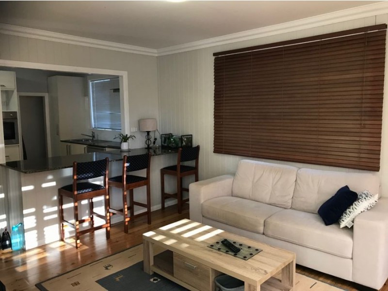 18 Gladstone Street, Newtown QLD 4350