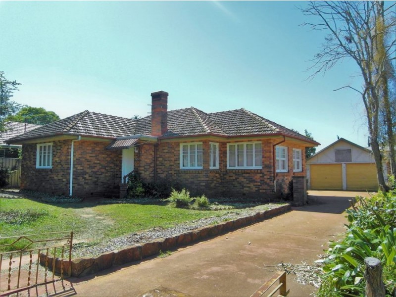 325 South Street, Harristown QLD 4350