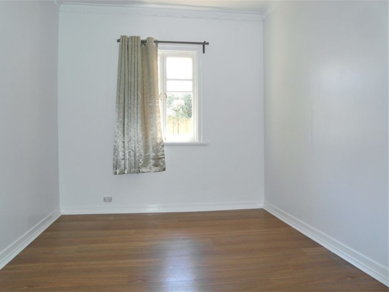 325 South Street, Harristown QLD 4350