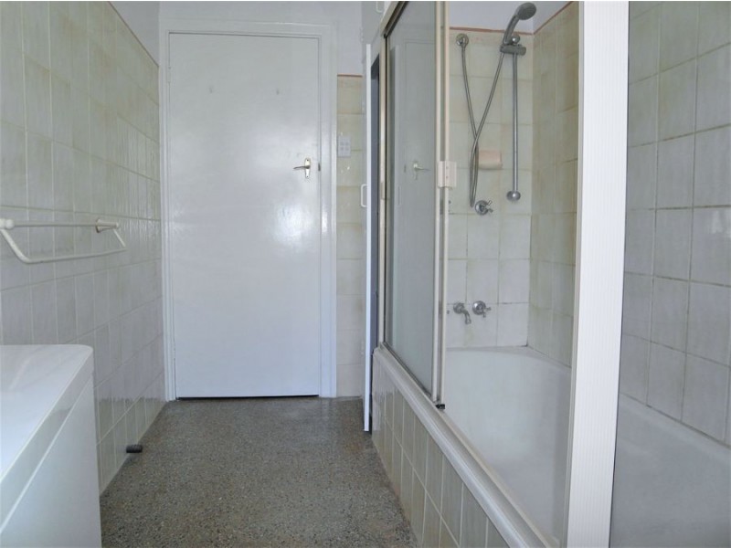 325 South Street, Harristown QLD 4350