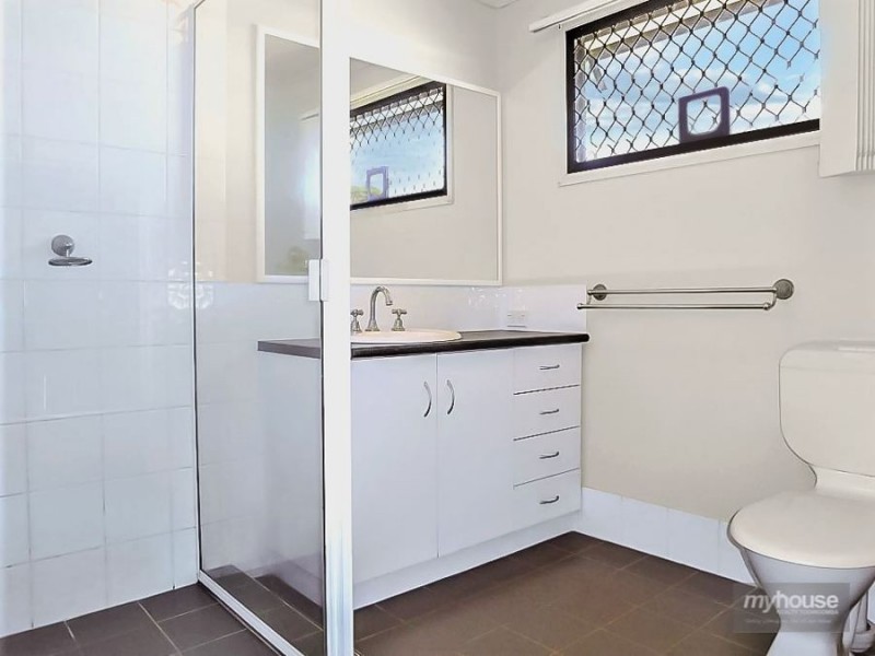 9 McShane Drive, Mount Kynoch QLD 4350