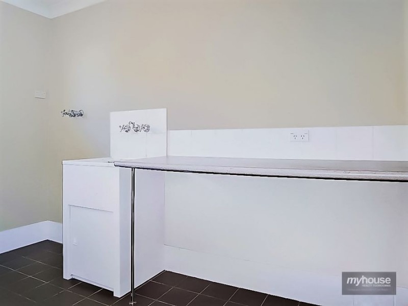9 McShane Drive, Mount Kynoch QLD 4350
