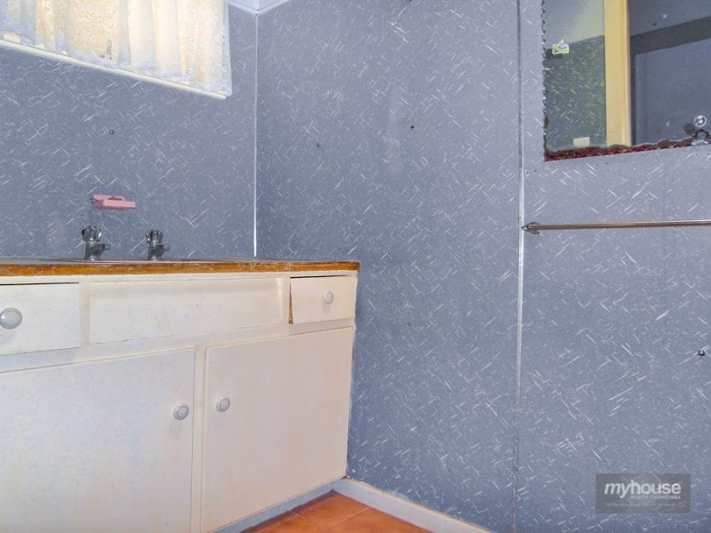 11 Druce Street, Wilsonton QLD 4350