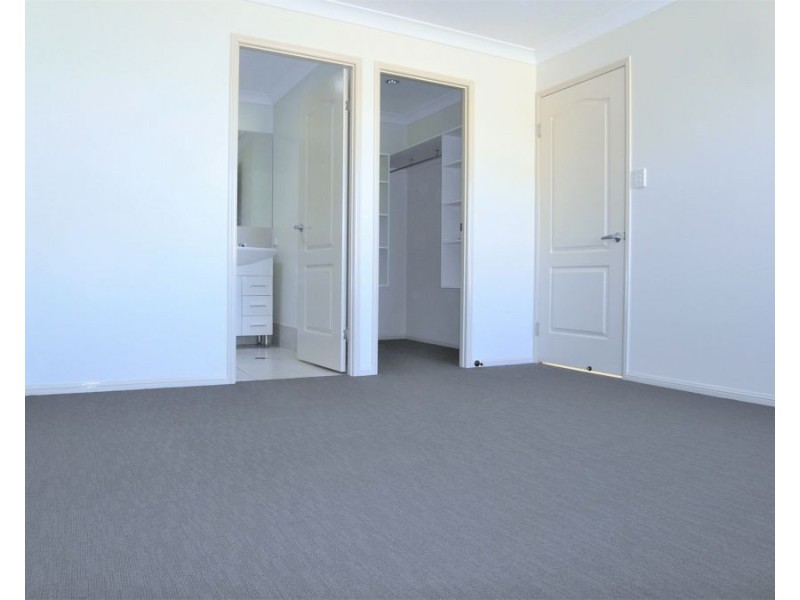 1/150 Tor Street, Rockville QLD 4350