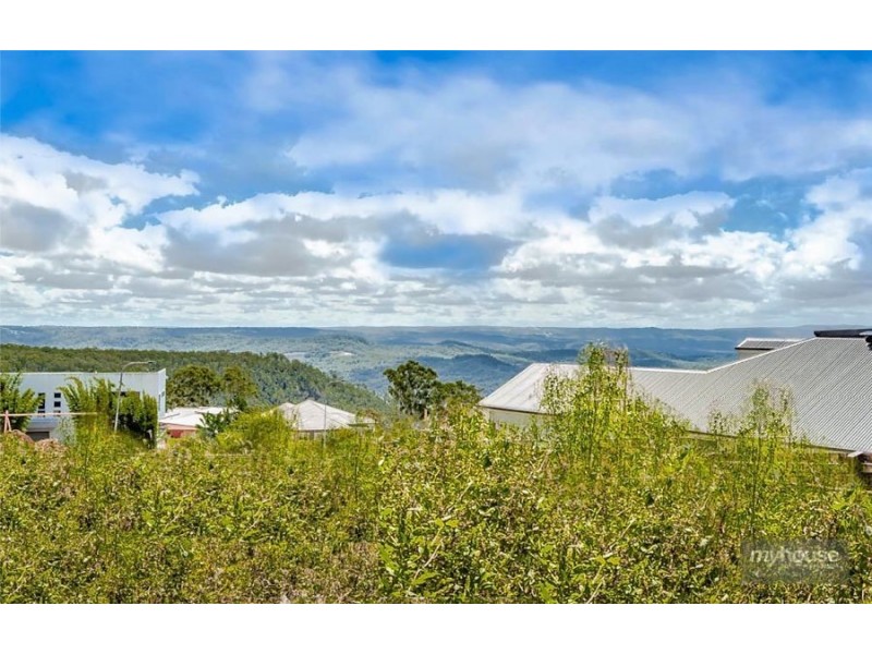 19 Harvey Street, Mount Lofty QLD 4350