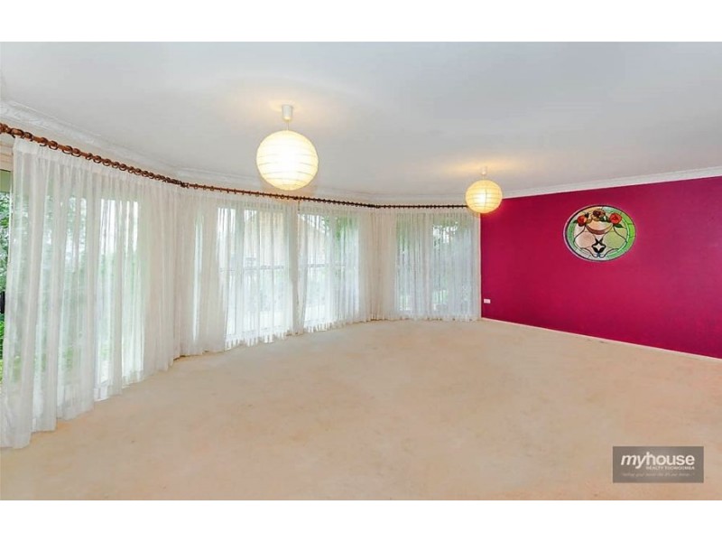 19 Harvey Street, Mount Lofty QLD 4350
