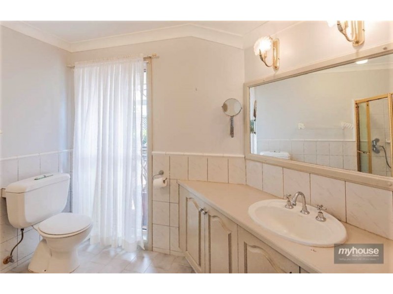19 Harvey Street, Mount Lofty QLD 4350