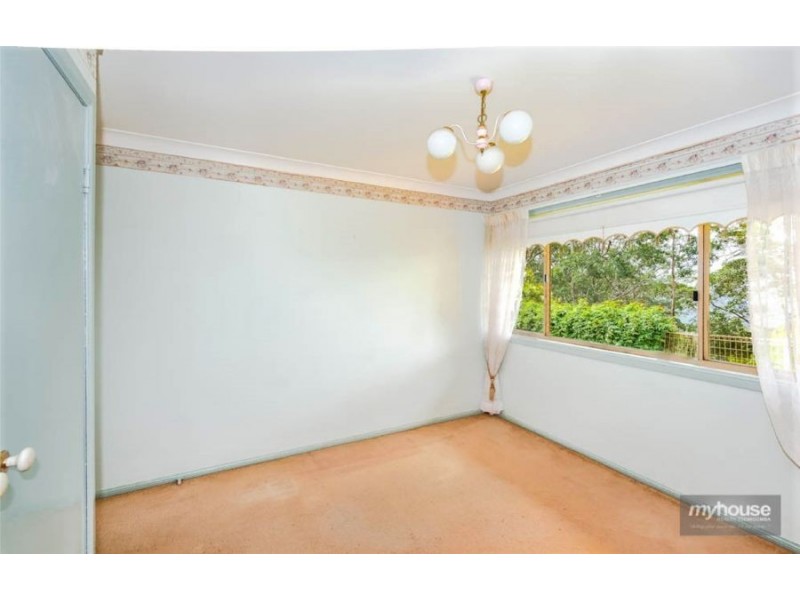 19 Harvey Street, Mount Lofty QLD 4350
