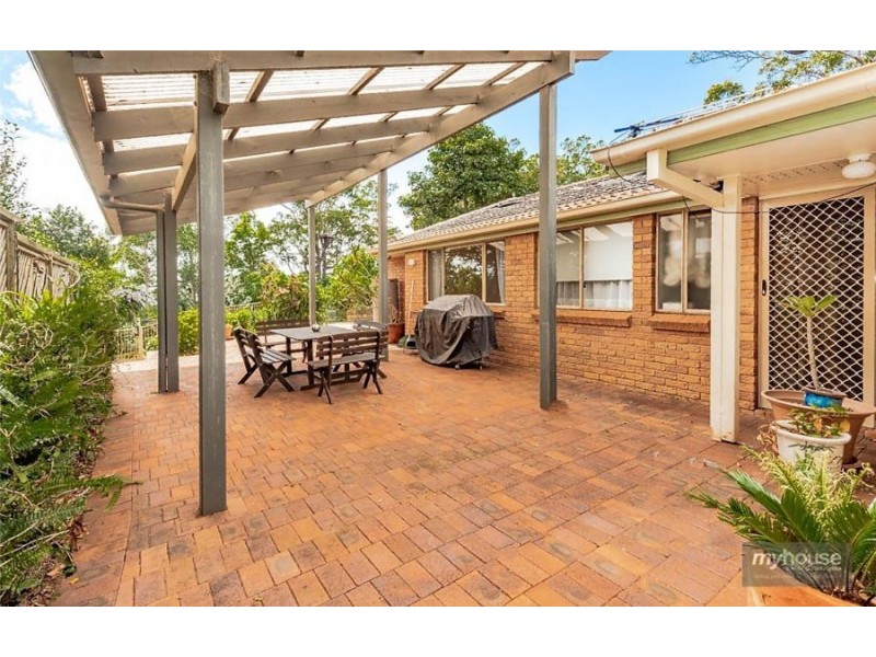 19 Harvey Street, Mount Lofty QLD 4350