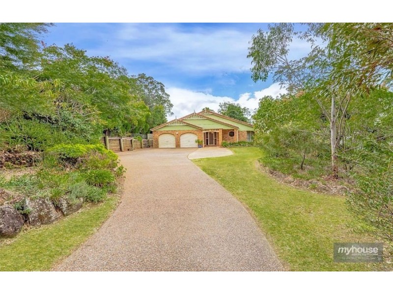 19 Harvey Street, Mount Lofty QLD 4350