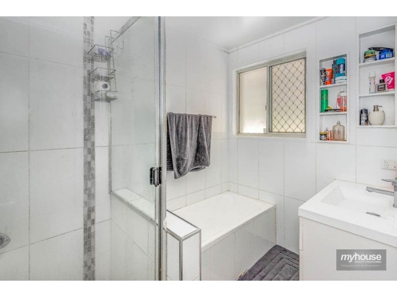 23 Melway Crescent, Harristown QLD 4350