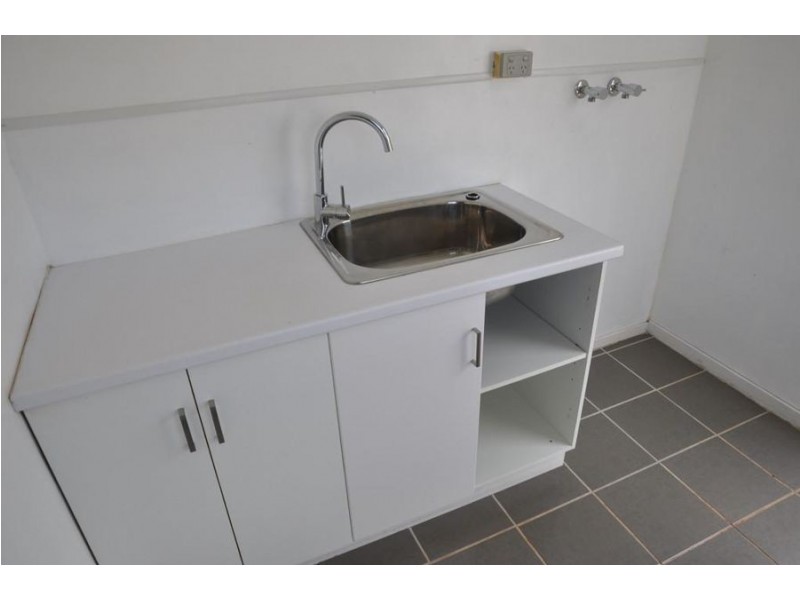 8 Albert Street, Newtown QLD 4350