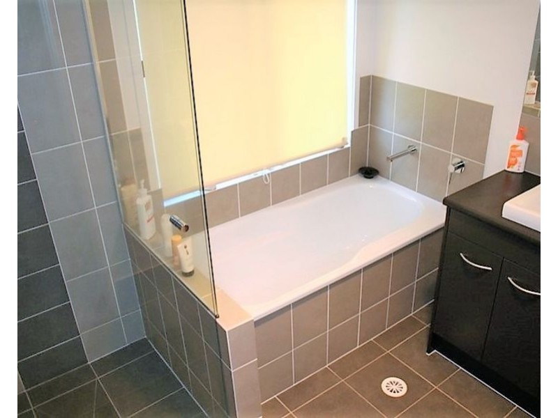 174a South Street, Centenary Heights QLD 4350