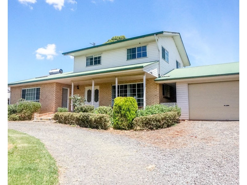 9 Flamingo Road, Highfields QLD 4352