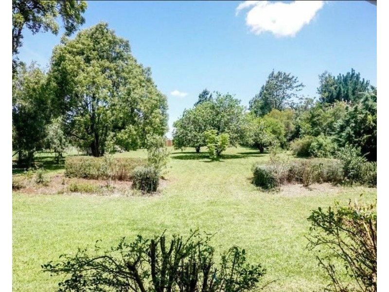 9 Flamingo Road, Highfields QLD 4352