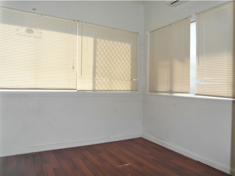 12 Vera Street, Newtown QLD 4350