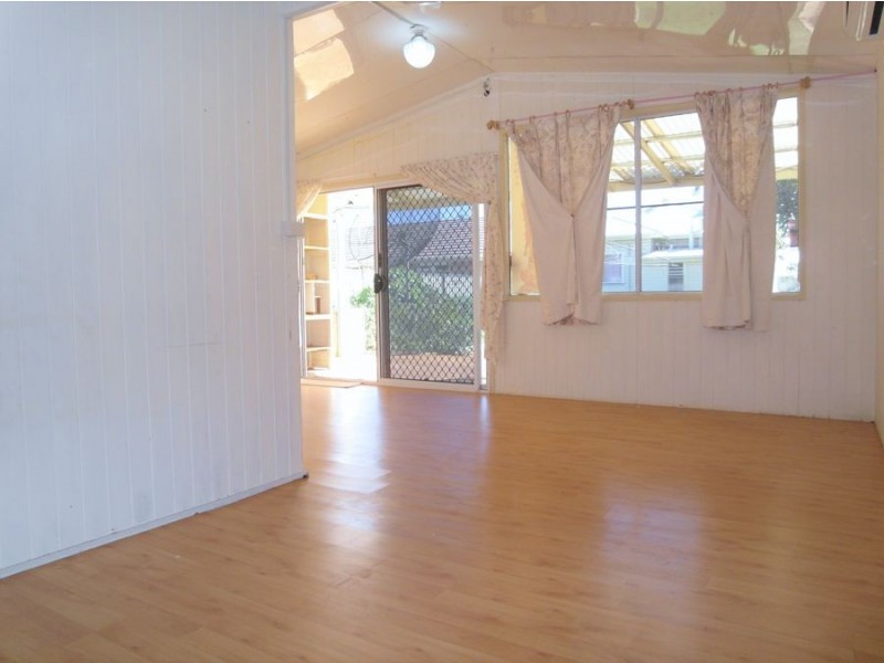 12 Vera Street, Newtown QLD 4350